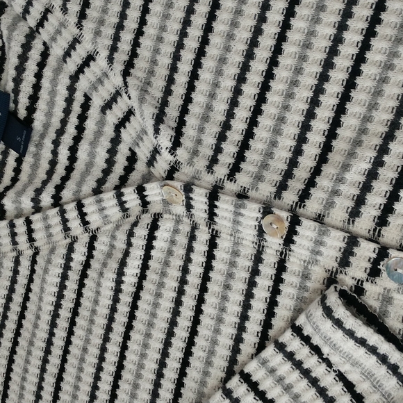 Day trip lightweight button up sweater. Size S - Picture 5 of 9